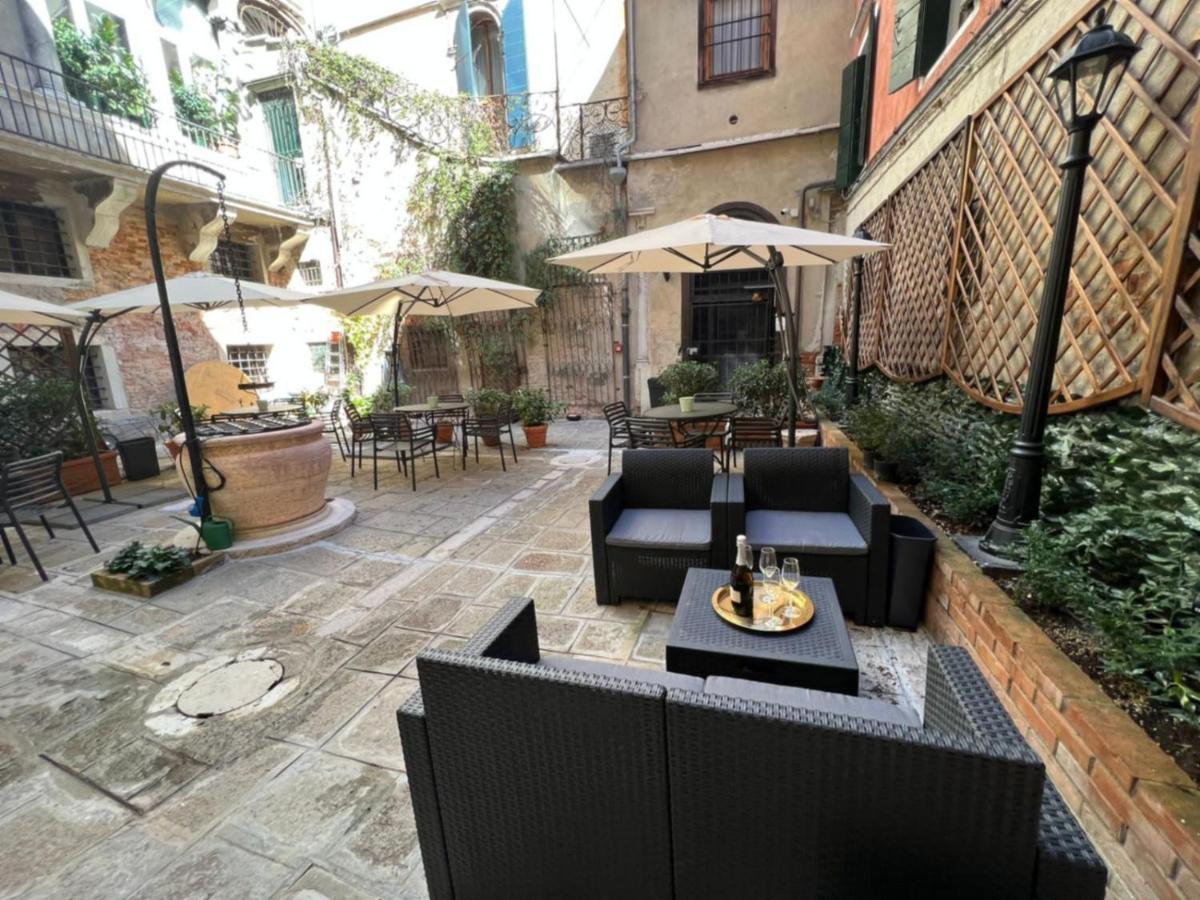 Corte Del Doge Di Rialto Veneţia Exterior foto